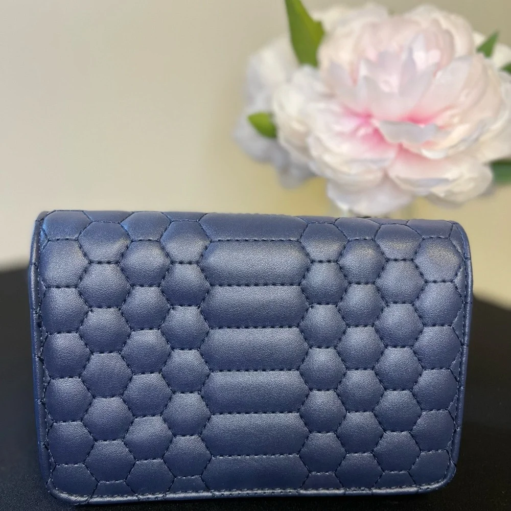 Bebe Crossbody/Clutch - Picture 3 of 7